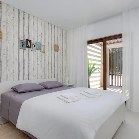 Morada Do Sol With Private Pool & Garden Vakantiehuis Alvor